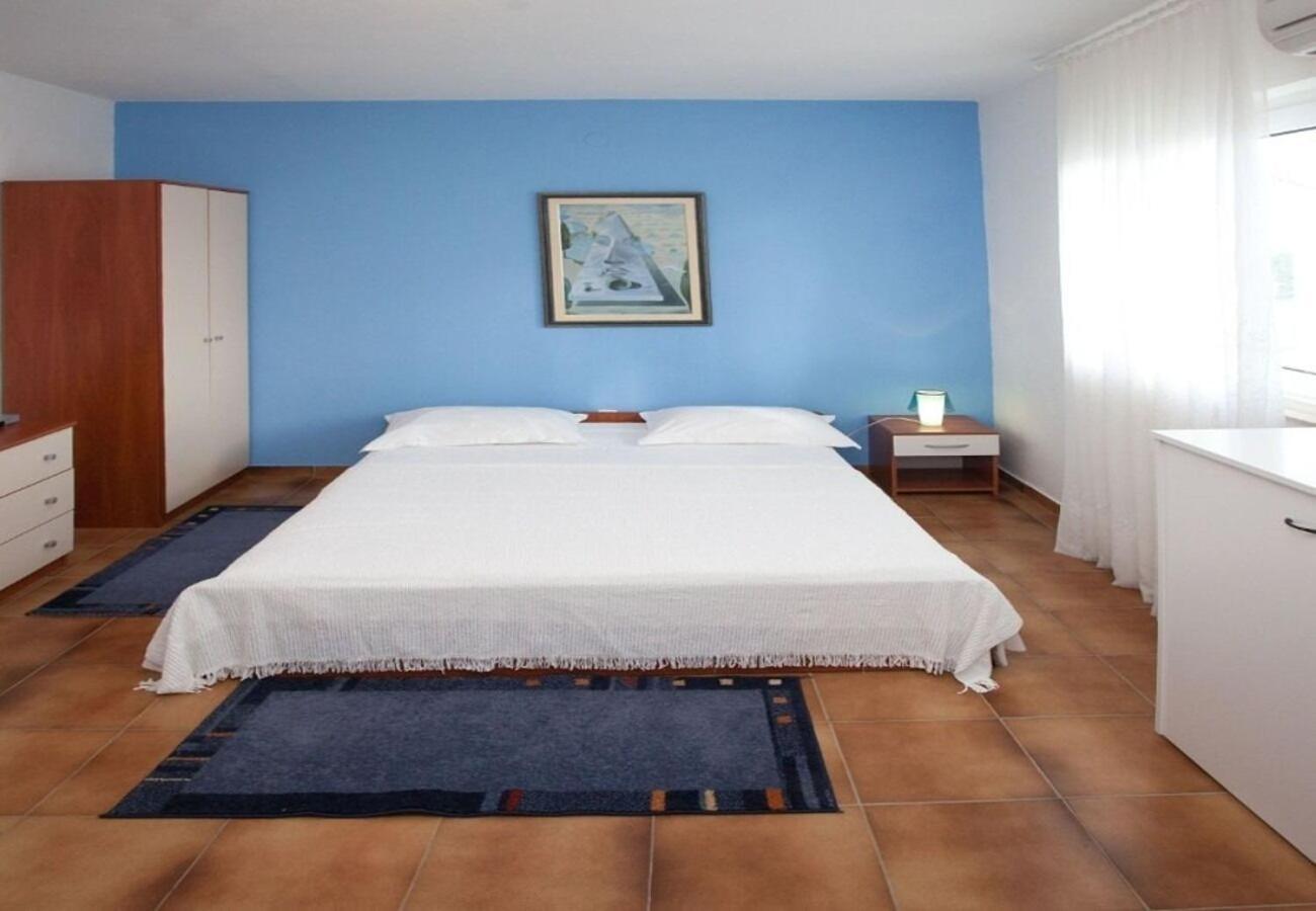 Apartments Filip Trogir Buitenkant foto