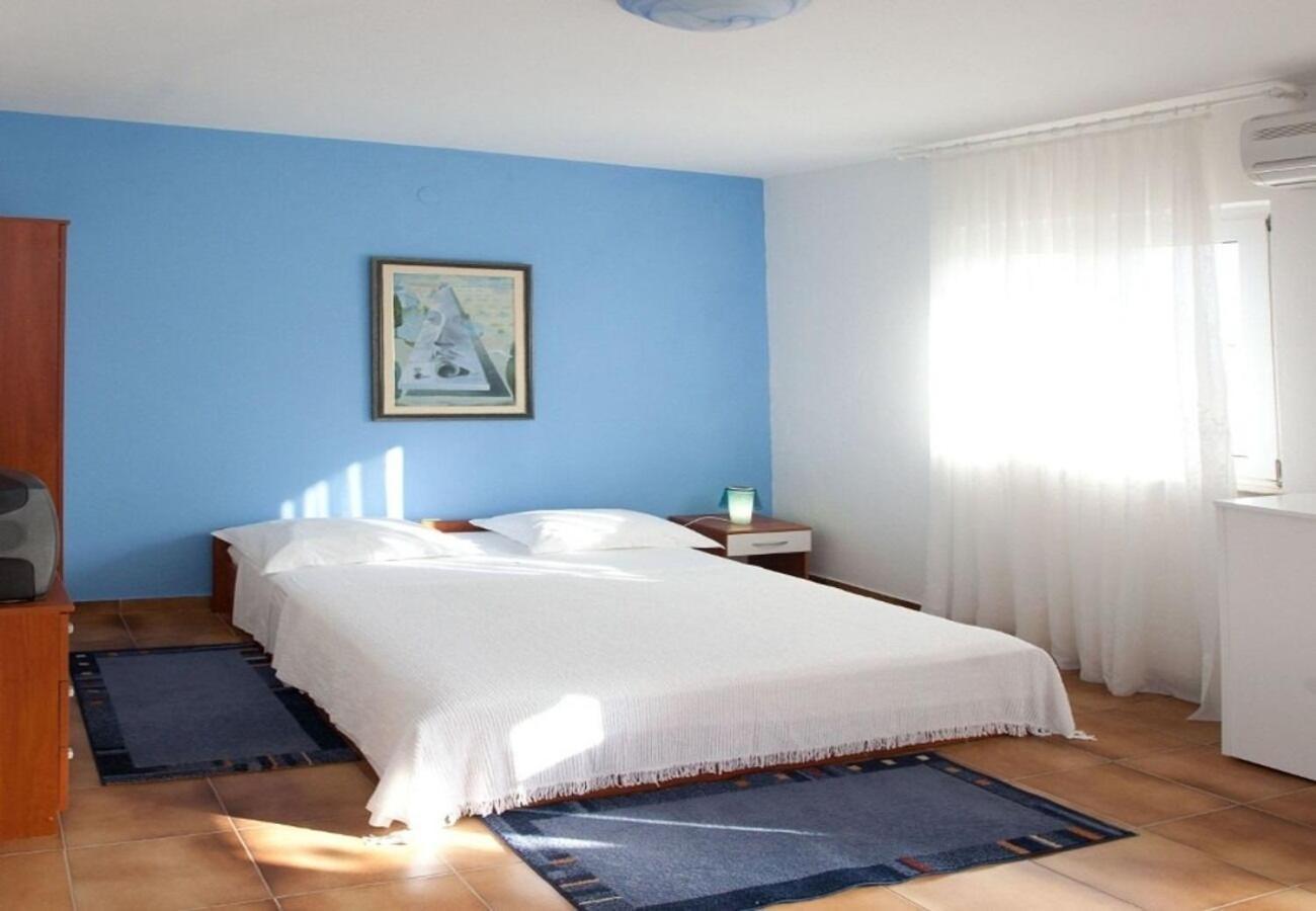 Apartments Filip Trogir Buitenkant foto